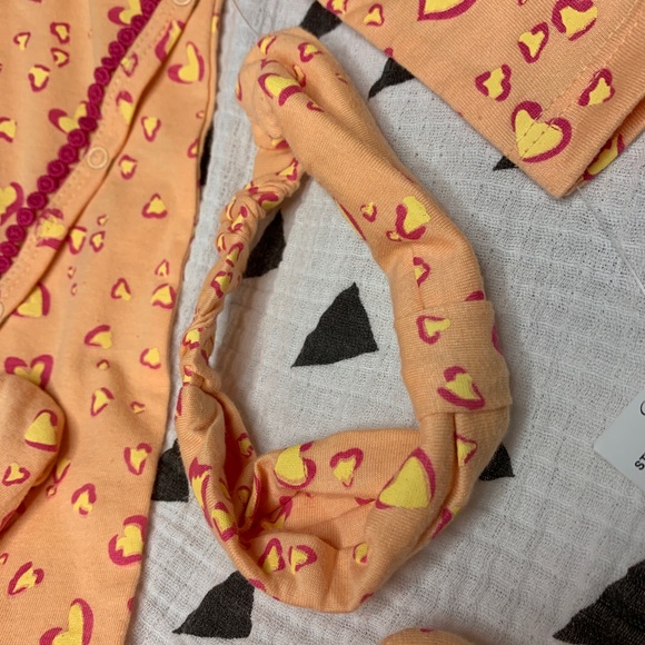 *NWT* Jessica Simpson Baby Coverall w/hdbnd 6-9mos - Picture 2 of 6